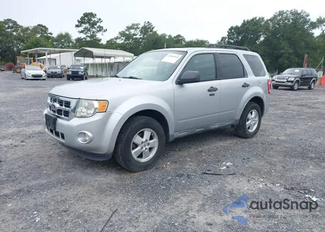 2010 Ford Escape Xlt z USA, uszkodzony, nr VIN 1FMCU9DG8AKC65375